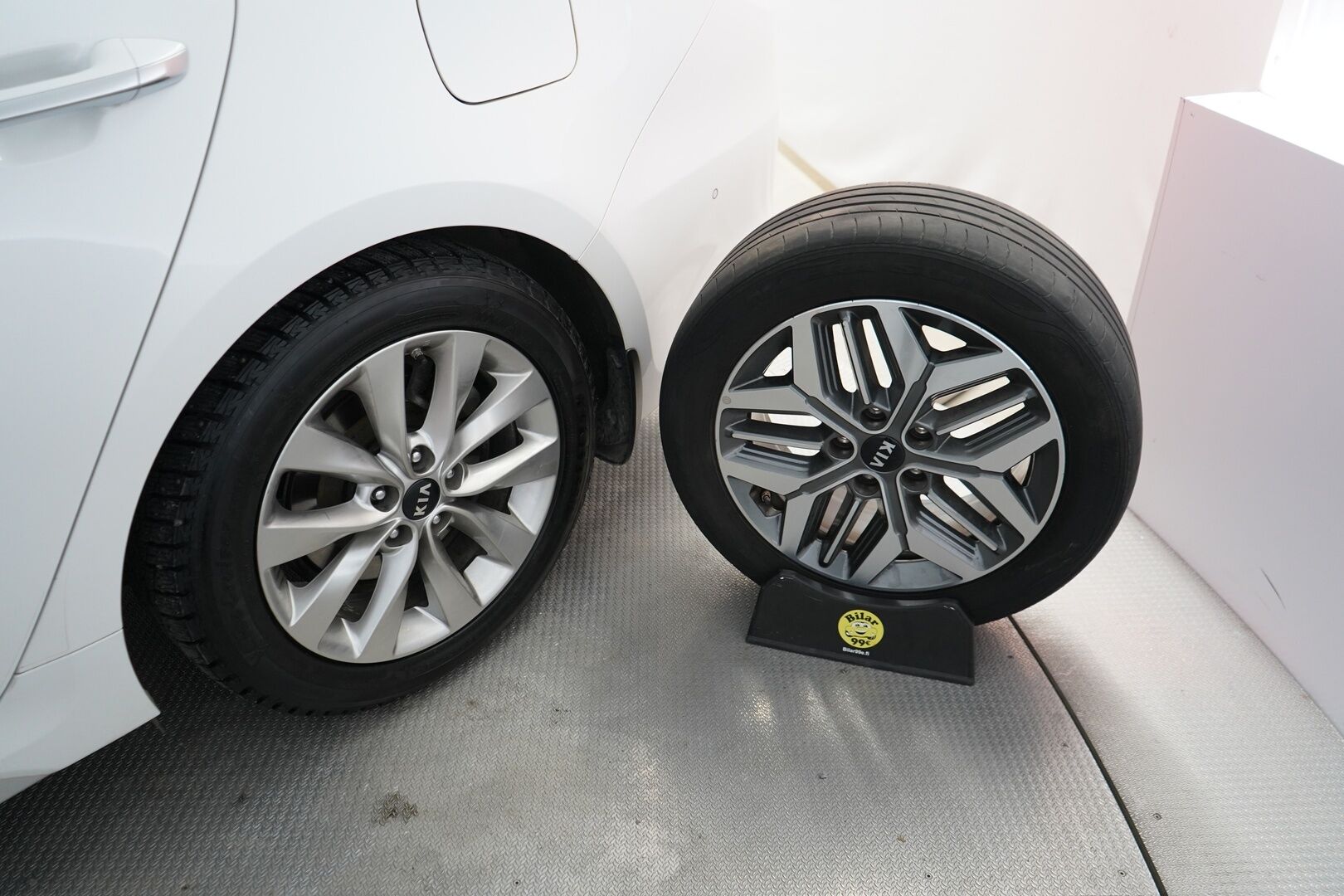 Kia Optima 2019 2,0 GDI PHEV Business Luxury SW A/T * ACC / 360° / H&K / Navi / Muistipenkki / Ratinlämmitin / Ilmastoidut istuimet * - Suomi- auto / Kahdet OEM vanteet / Viimeisin huolto 02/2026