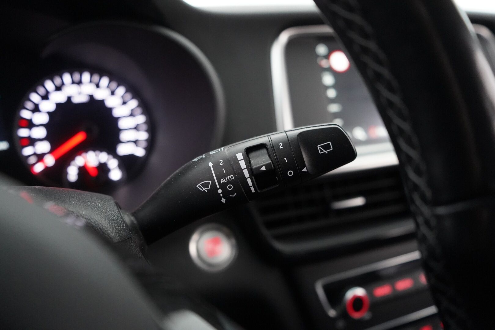 Kia Optima 2019 2,0 GDI PHEV Business Luxury SW A/T * ACC / 360° / H&K / Navi / Muistipenkki / Ratinlämmitin / Ilmastoidut istuimet * - Suomi- auto / Kahdet OEM vanteet / Viimeisin huolto 02/2026