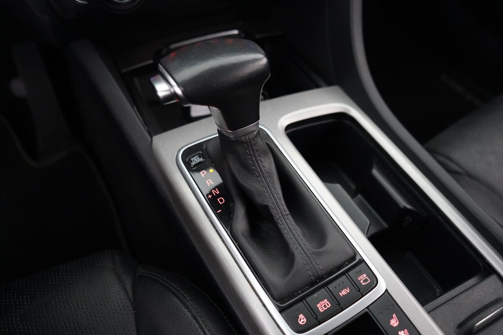 Kia Optima 2019 2,0 GDI PHEV Business Luxury SW A/T * ACC / 360° / H&K / Navi / Muistipenkki / Ratinlämmitin / Ilmastoidut istuimet * - Suomi- auto / Kahdet OEM vanteet / Viimeisin huolto 02/2026