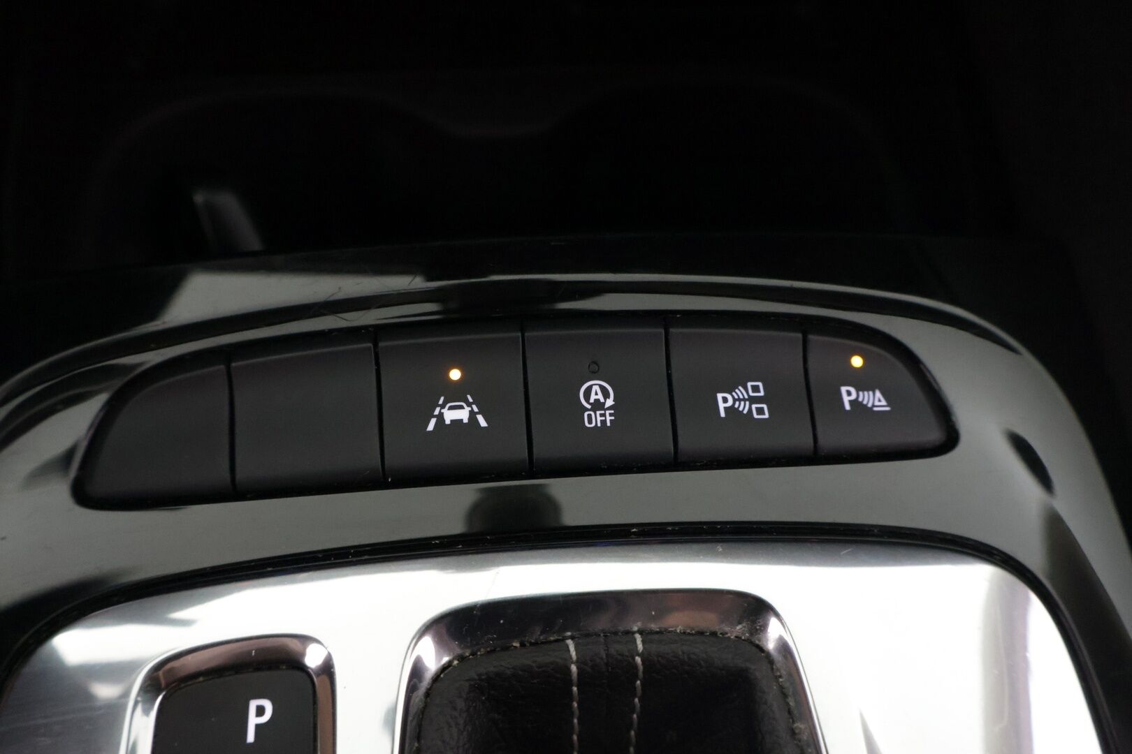 Opel Insignia 2020 Sports Tourer Innovation Plus 136 D Turbo A ** HUD / Koukku / Ilmastoidut AGR-etuistuimet / Sähk. kontti / APP-Connect - ** Kattavat varusteet / 2x asialliset renkaat / asiallinen huoltohistoria **