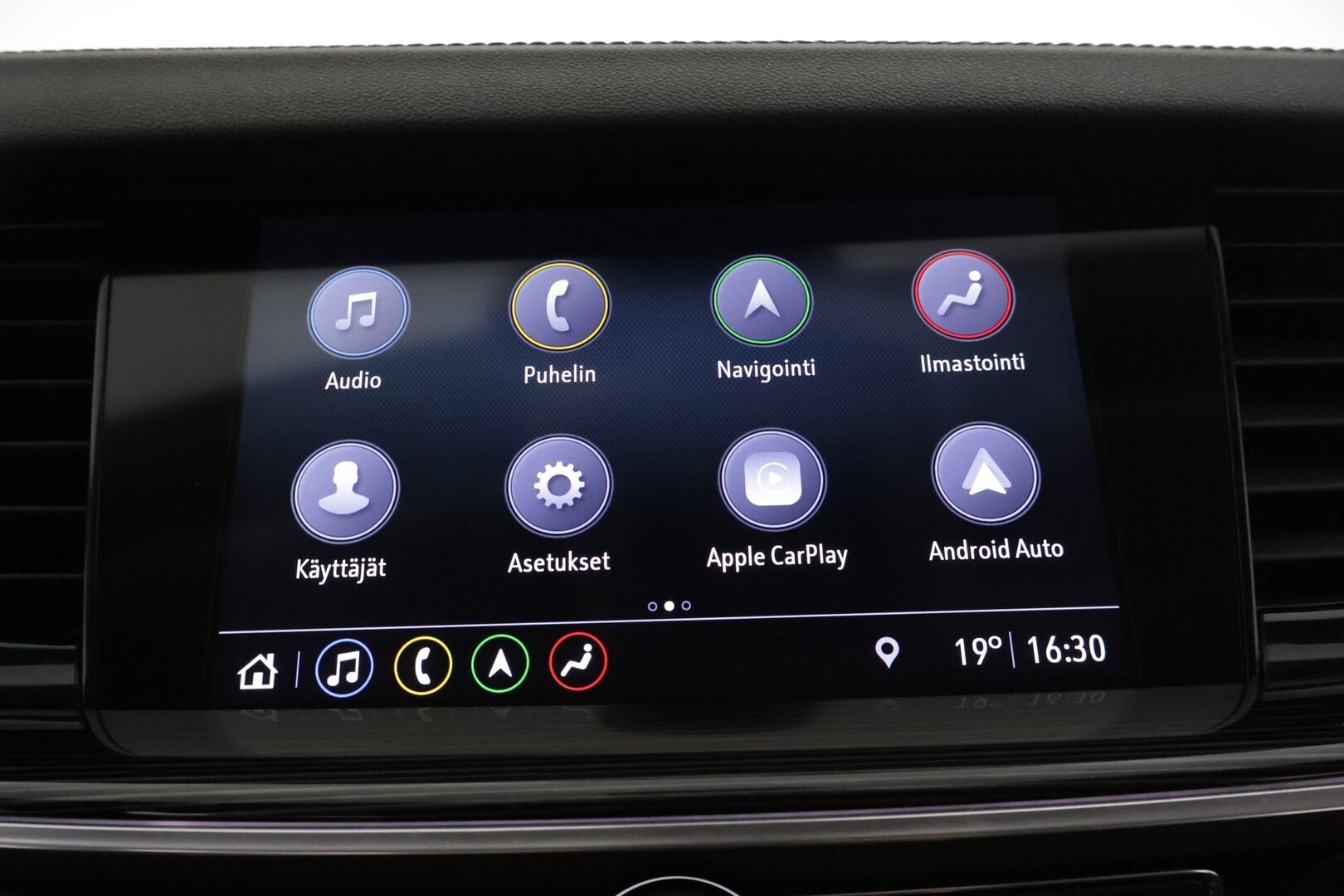 Opel Insignia 2020 Sports Tourer Innovation Plus 136 D Turbo A ** HUD / Koukku / Ilmastoidut AGR-etuistuimet / Sähk. kontti / APP-Connect - ** Kattavat varusteet / 2x asialliset renkaat / asiallinen huoltohistoria **