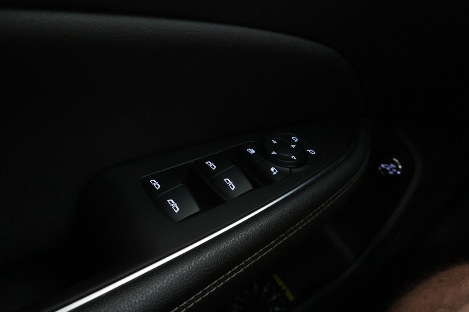 Opel Insignia 2020 Sports Tourer Innovation Plus 136 D Turbo A ** HUD / Koukku / Ilmastoidut AGR-etuistuimet / Sähk. kontti / APP-Connect - ** Kattavat varusteet / 2x asialliset renkaat / asiallinen huoltohistoria **