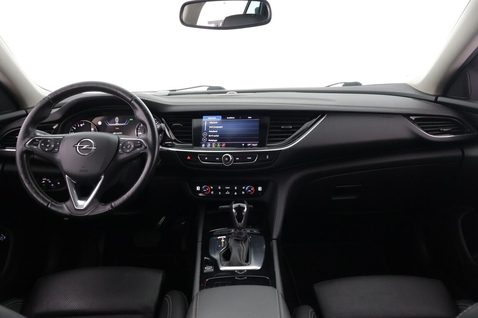 Opel Insignia 2020 Sports Tourer Innovation Plus 136 D Turbo A ** HUD / Koukku / Ilmastoidut AGR-etuistuimet / Sähk. kontti / APP-Connect - ** Kattavat varusteet / 2x asialliset renkaat / asiallinen huoltohistoria **
