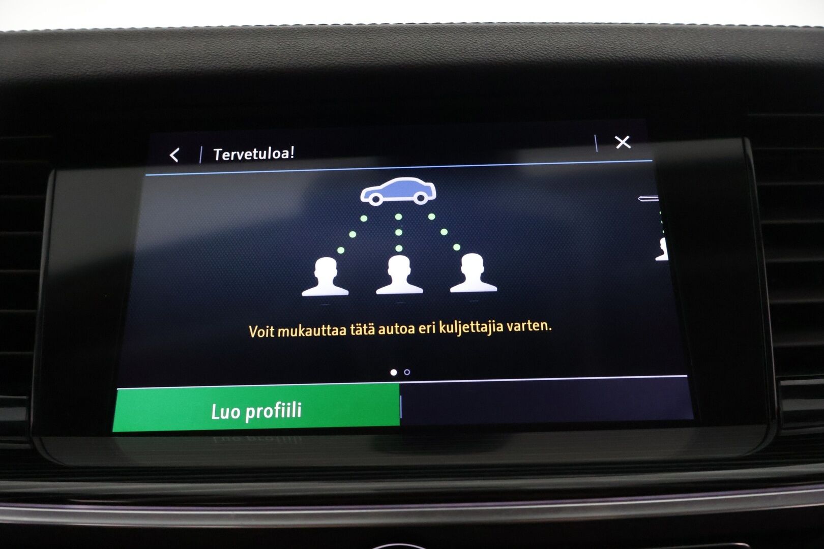Opel Insignia 2020 Sports Tourer Innovation Plus 136 D Turbo A ** HUD / Koukku / Ilmastoidut AGR-etuistuimet / Sähk. kontti / APP-Connect - ** Kattavat varusteet / 2x asialliset renkaat / asiallinen huoltohistoria **
