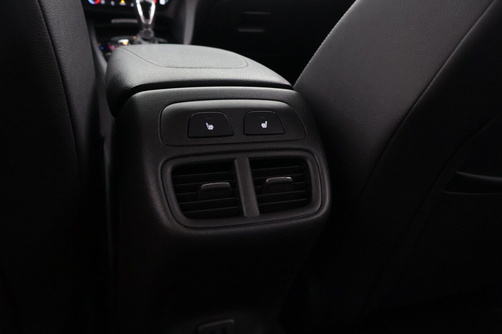 Opel Insignia 2020 Sports Tourer Innovation Plus 136 D Turbo A ** HUD / Koukku / Ilmastoidut AGR-etuistuimet / Sähk. kontti / APP-Connect - ** Kattavat varusteet / 2x asialliset renkaat / asiallinen huoltohistoria **