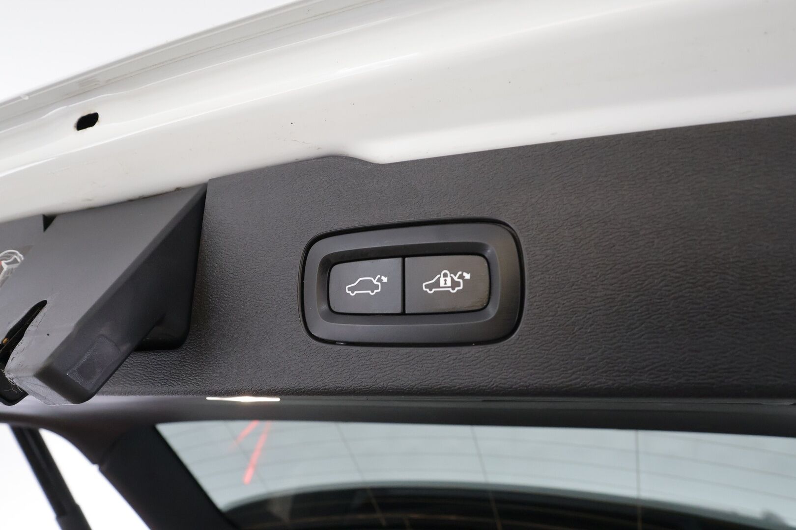 Volvo V60 2020 T8 TwE AWD R-Design aut * ACC / P.kamera / Full LED / Koukku / Webasto / Muistipenkki / Panorama / Navi / KeylessGo / BLIS * - Suomi-auto / Merkkihuollettu - HULLU BLACKWEEK KORKOTARJOUS 2,49%