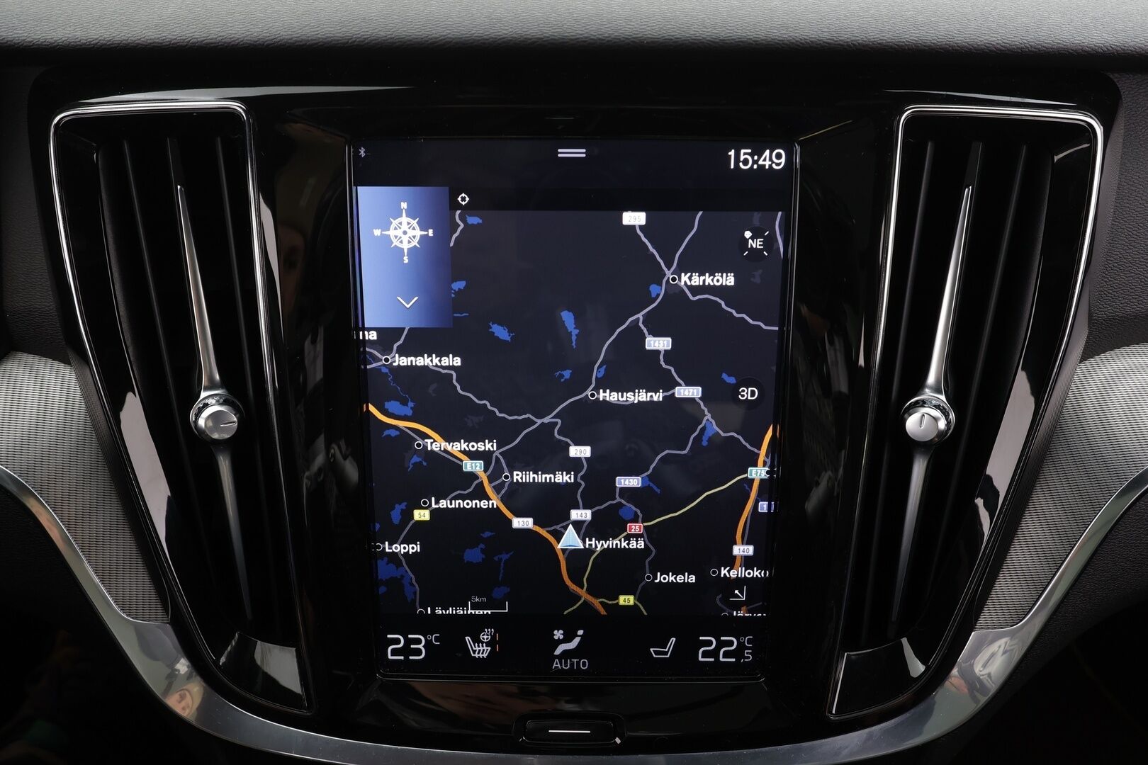 Volvo V60 2020 T8 TwE AWD R-Design aut * ACC / P.kamera / Full LED / Koukku / Webasto / Muistipenkki / Panorama / Navi / KeylessGo / BLIS * - Suomi-auto / Merkkihuollettu - HULLU BLACKWEEK KORKOTARJOUS 2,49%