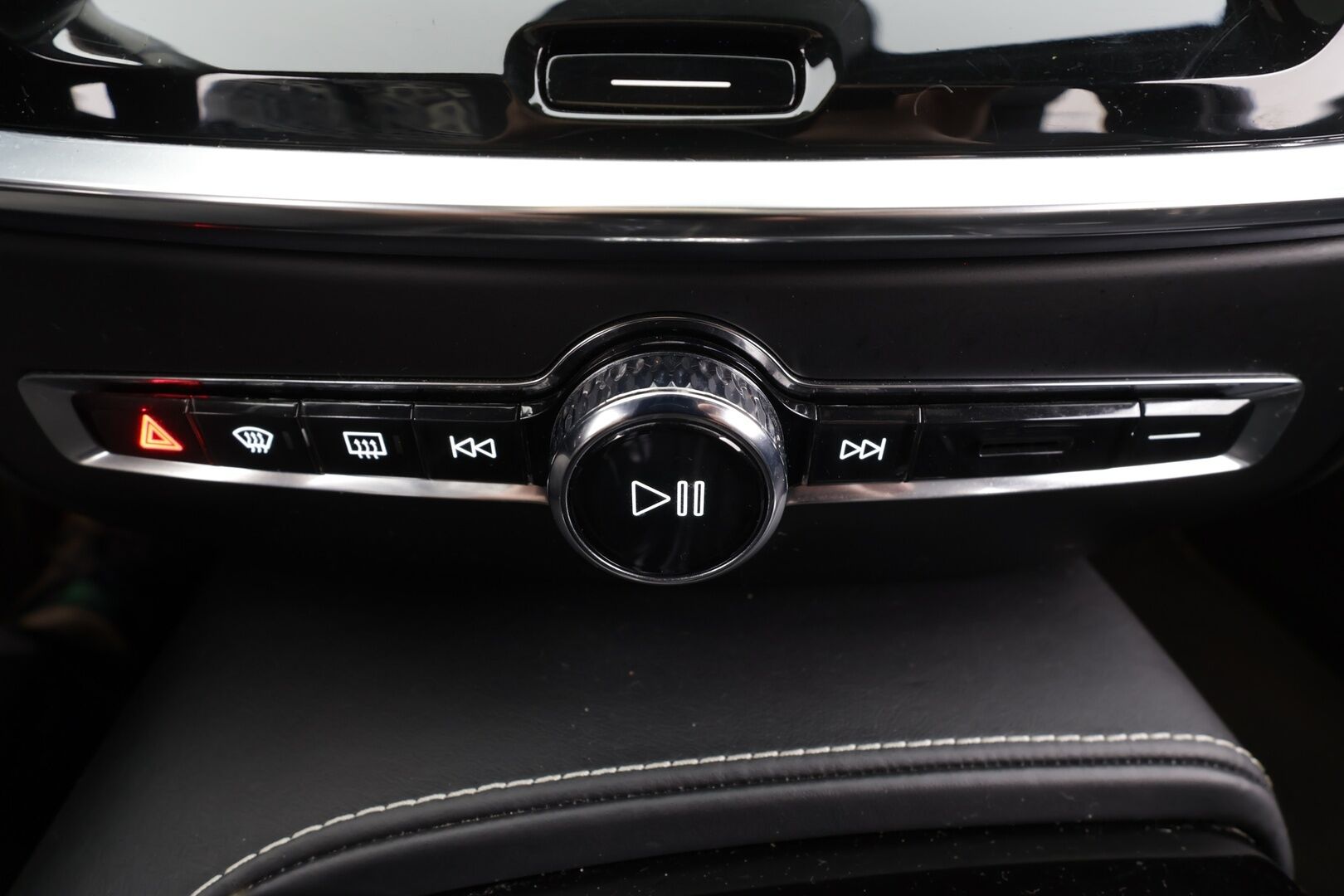 Volvo V60 2020 T8 TwE AWD R-Design aut * ACC / P.kamera / Full LED / Koukku / Webasto / Muistipenkki / Panorama / Navi / KeylessGo / BLIS * - Suomi-auto / Merkkihuollettu - HULLU BLACKWEEK KORKOTARJOUS 2,49%