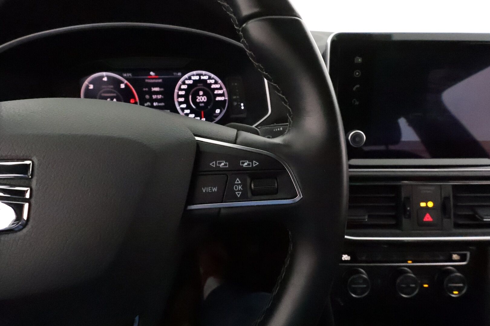 Seat Tarraco 2019 2,0 TDI 150 4DRIVE Xcellence Premium DSG **Webasto / Koukku / ACC / LED-valot / P.Kamera / Muistipenkki / Navi** - Suomi-auto / Kahdet Renkaat