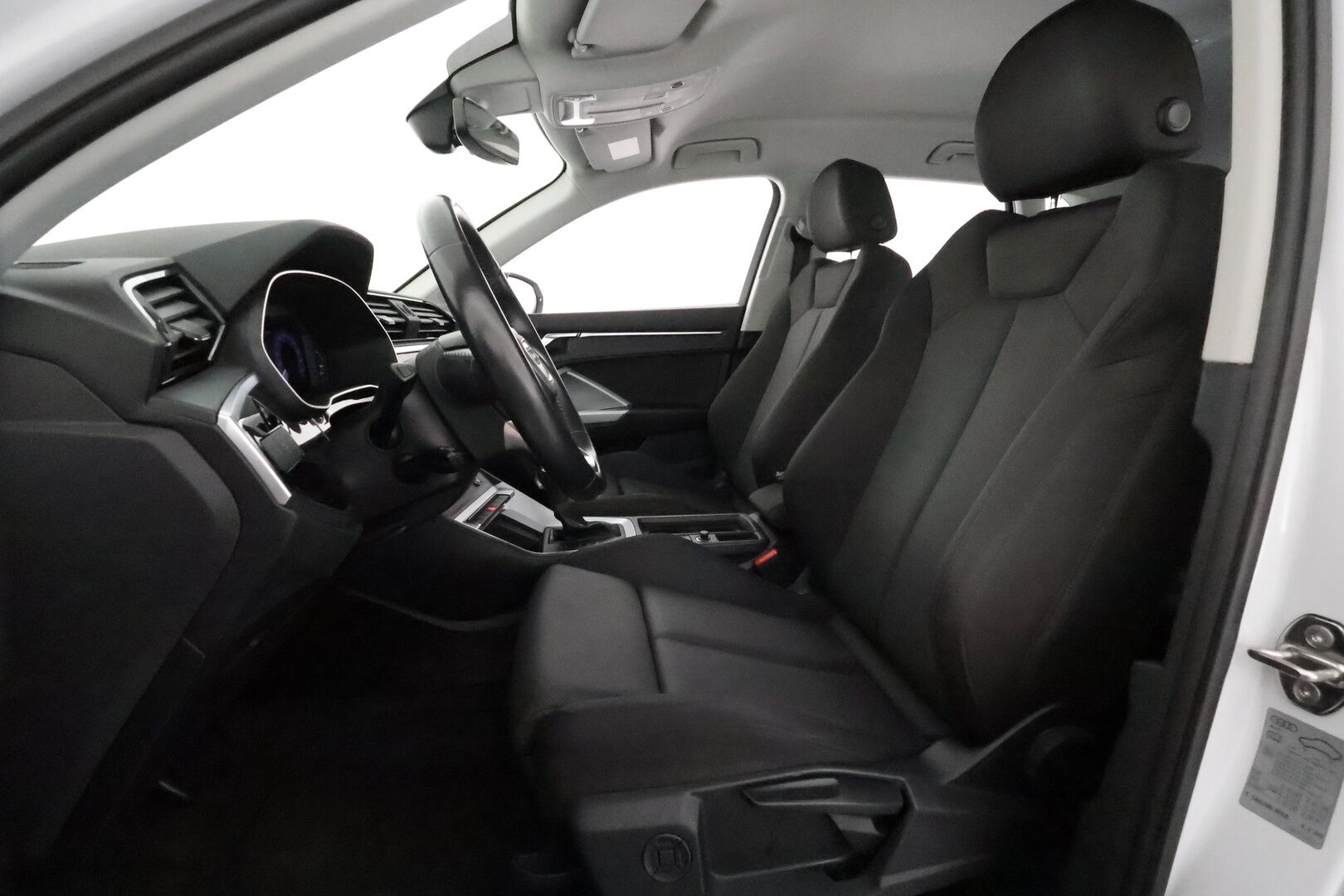 Audi Q3 2019 Launch Edition Business Advanced 35 TFSI 110 kW S tronic **Webasto / Koukku / Adapt.Vakkari / LED-valot / P.kamera** - 1-om Suomi-auto / Kahdet Renkaat