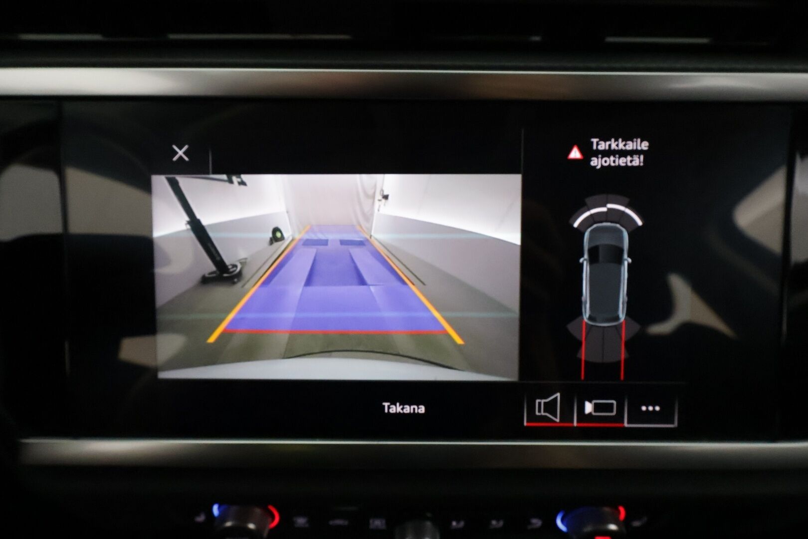 Audi Q3 2019 Launch Edition Business Advanced 35 TFSI 110 kW S tronic **Webasto / Koukku / Adapt.Vakkari / LED-valot / P.kamera** - 1-om Suomi-auto / Kahdet Renkaat