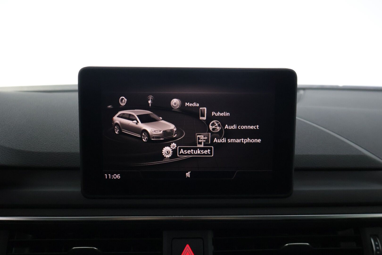 Audi A4 2019 Avant Business Sport Comfort Edition 40 TFSI 140 kW MHEV S tronic * Nahka Sportpenkit / Webasto / Koukku / LED / Sähkökontti * - * Todella hyvä huoltohistoria / Viim. Huolto 132 tkm / Harvinainen & Kestävä Nahkasisusta / Merkkirenkaat * - HULLUT AVAJAISHULINAT KORKOTARJOUS 3,29 %