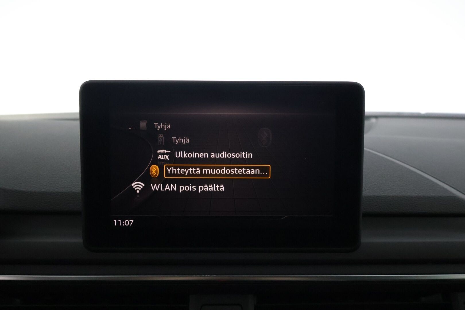 Audi A4 2019 Avant Business Sport Comfort Edition 40 TFSI 140 kW MHEV S tronic * Nahka Sportpenkit / Webasto / Koukku / LED / Sähkökontti * - * Todella hyvä huoltohistoria / Viim. Huolto 132 tkm / Harvinainen & Kestävä Nahkasisusta / Merkkirenkaat * - HULLUT AVAJAISHULINAT KORKOTARJOUS 3,29 %