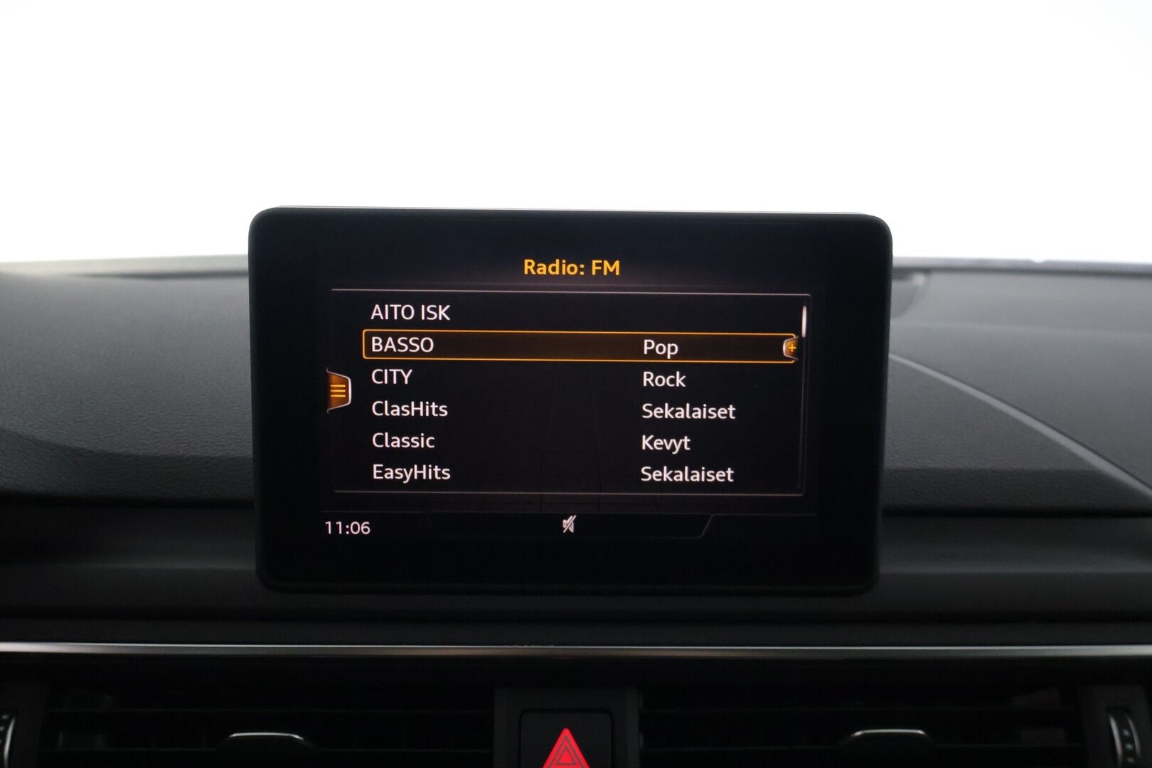 Audi A4 2019 Avant Business Sport Comfort Edition 40 TFSI 140 kW MHEV S tronic * Nahka Sportpenkit / Webasto / Koukku / LED / Sähkökontti * - * Todella hyvä huoltohistoria / Viim. Huolto 132 tkm / Harvinainen & Kestävä Nahkasisusta / Merkkirenkaat * - HULLUT AVAJAISHULINAT KORKOTARJOUS 3,29 %