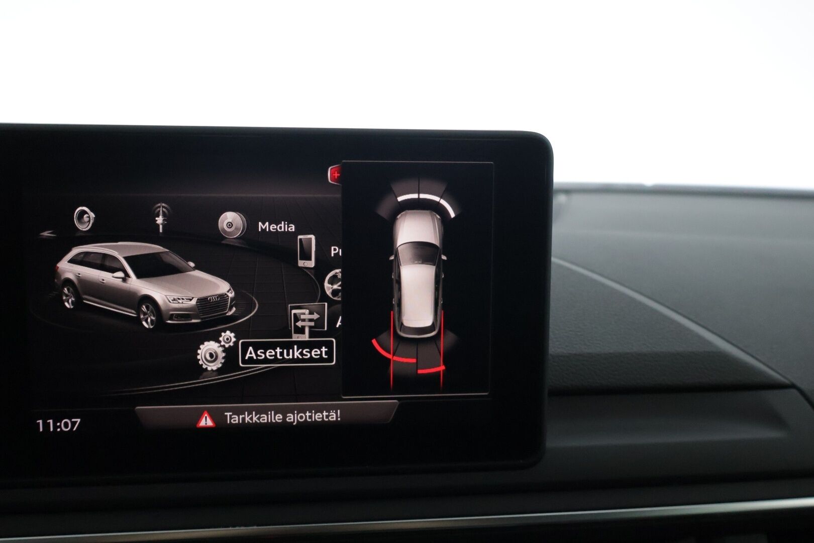 Audi A4 2019 Avant Business Sport Comfort Edition 40 TFSI 140 kW MHEV S tronic * Nahka Sportpenkit / Webasto / Koukku / LED / Sähkökontti * - * Todella hyvä huoltohistoria / Viim. Huolto 132 tkm / Harvinainen & Kestävä Nahkasisusta / Merkkirenkaat * - HULLUT AVAJAISHULINAT KORKOTARJOUS 3,29 %