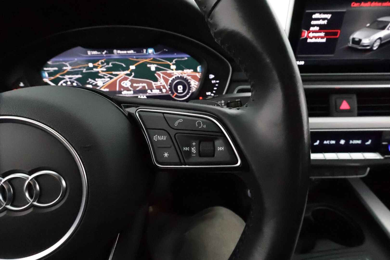 Audi A4 2019 Sedan Business Sport 45 TFSI 180 kW MHEV quattro S tronic - Suomiauto / Webasto / Adapt.Vakkari / Matrix LED / Digital Cockpit / Kattoluukku / Nahka-Alcantara / Vetokoukku / Supervarusteet!