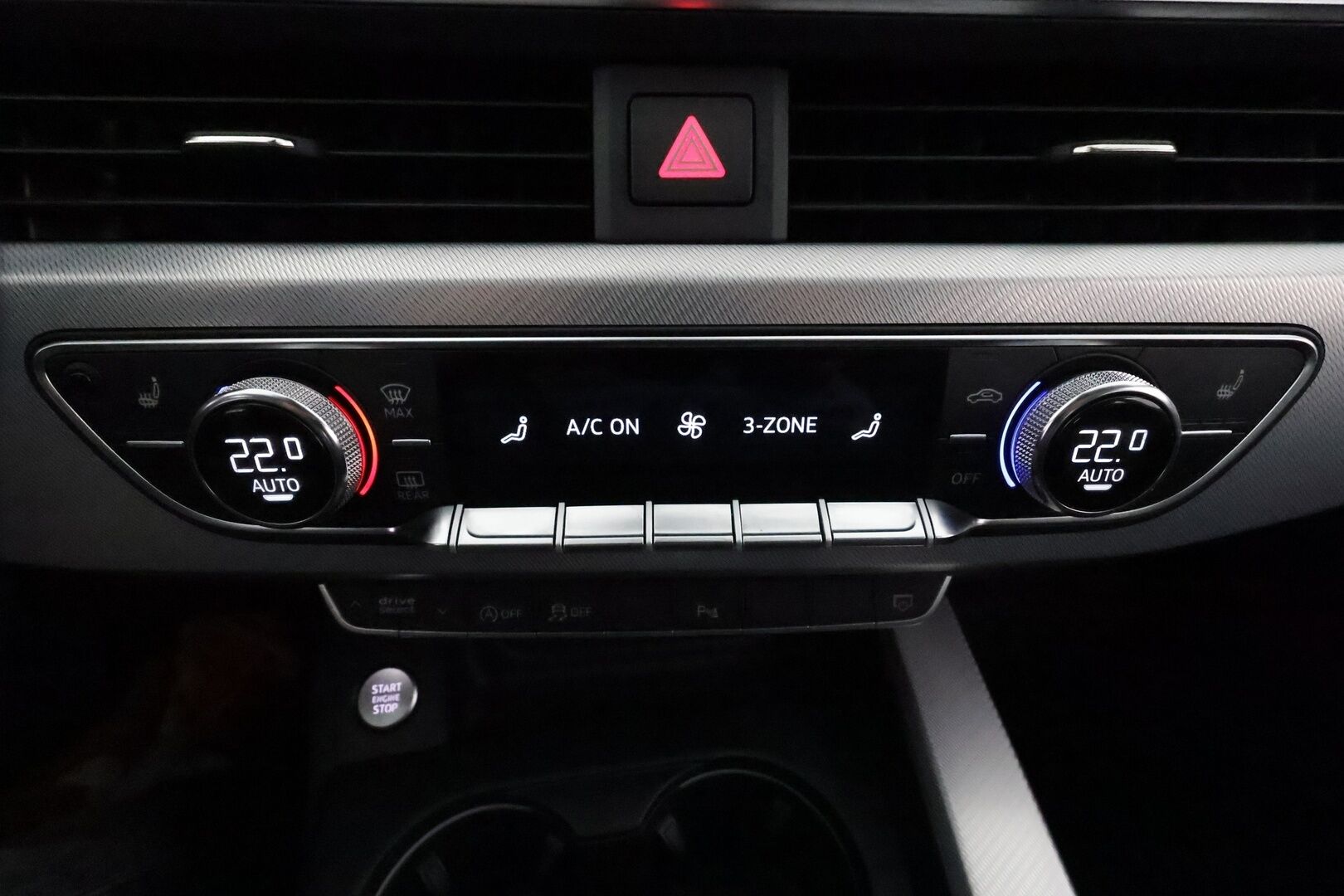 Audi A4 2019 Sedan Business Sport 45 TFSI 180 kW MHEV quattro S tronic - Suomiauto / Webasto / Adapt.Vakkari / Matrix LED / Digital Cockpit / Kattoluukku / Nahka-Alcantara / Vetokoukku / Supervarusteet!