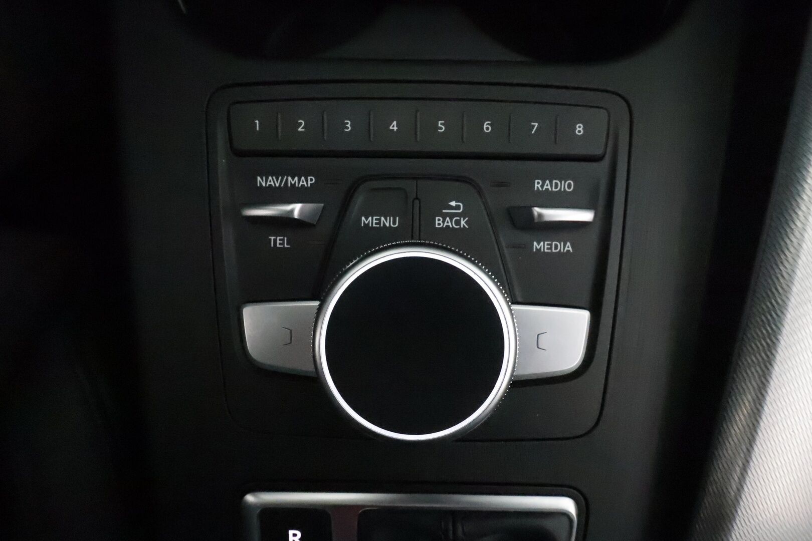 Audi A4 2019 Sedan Business Sport 45 TFSI 180 kW MHEV quattro S tronic - Suomiauto / Webasto / Adapt.Vakkari / Matrix LED / Digital Cockpit / Kattoluukku / Nahka-Alcantara / Vetokoukku / Supervarusteet!