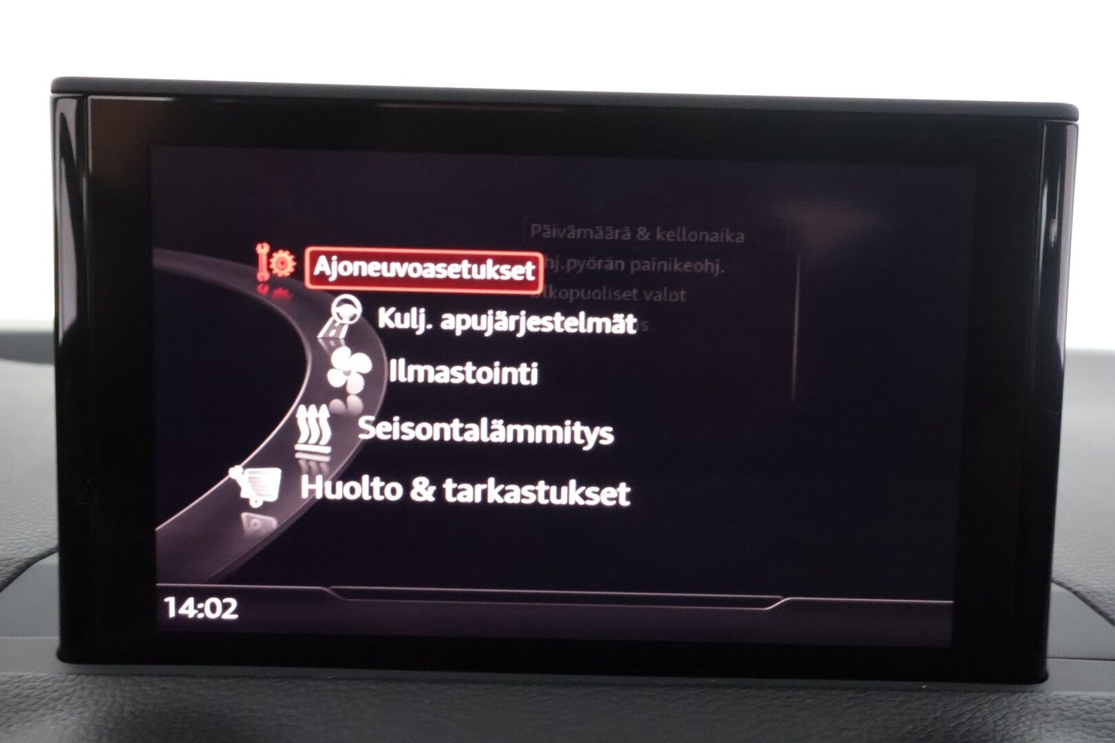 Audi Q2 2020 Pro Business Sport 35 TFSI 110 kW S tronic - | Webasto | Koukku | LED | Vakkari | Pre Sense | P.tutka | Apple & Android | Merkkihuollettu | 1-om suomiauto | 2x renkaat aluin | 