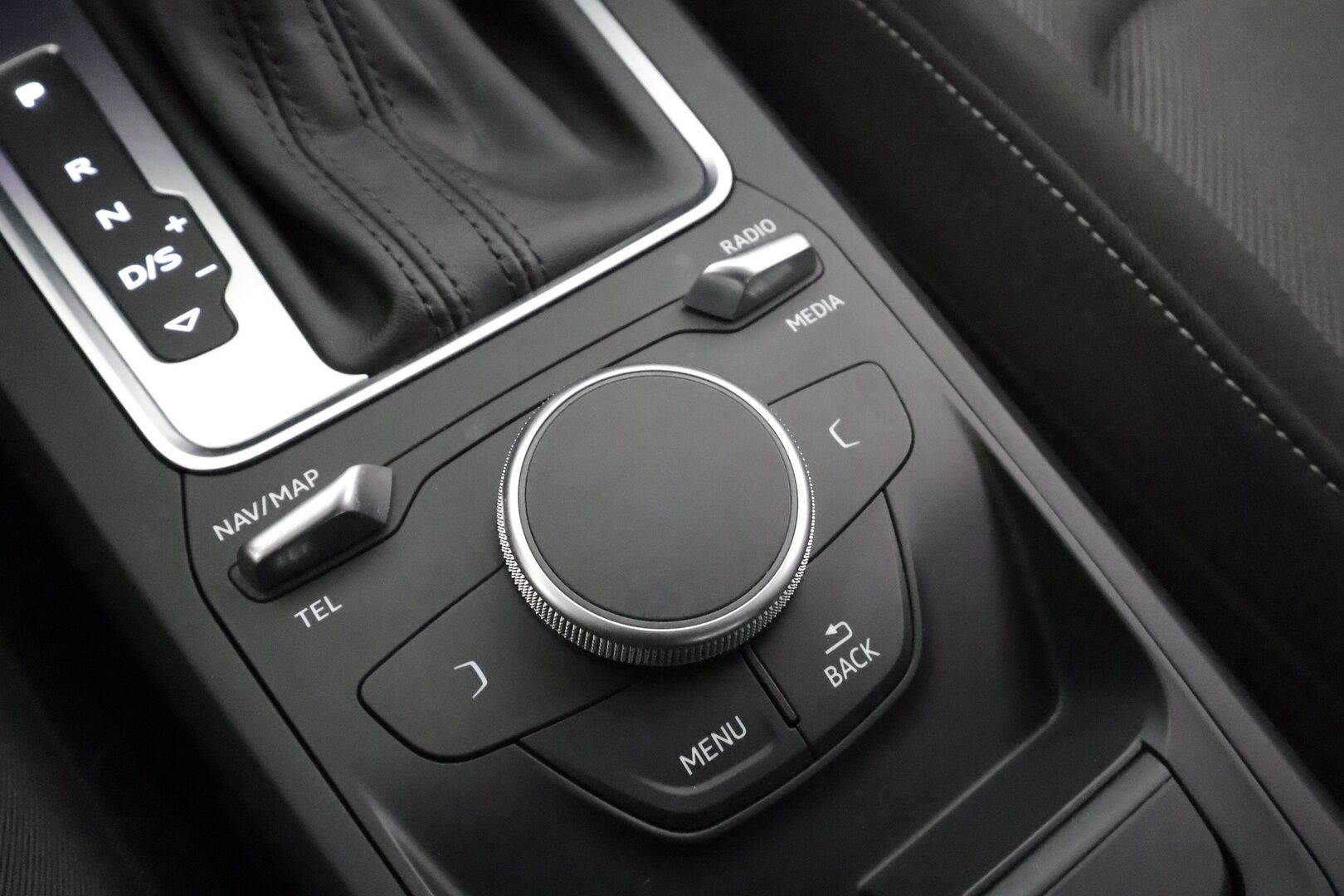 Audi Q2 2020 Pro Business Sport 35 TFSI 110 kW S tronic - | Webasto | Koukku | LED | Vakkari | Pre Sense | P.tutka | Apple & Android | Merkkihuollettu | 1-om suomiauto | 2x renkaat aluin | 