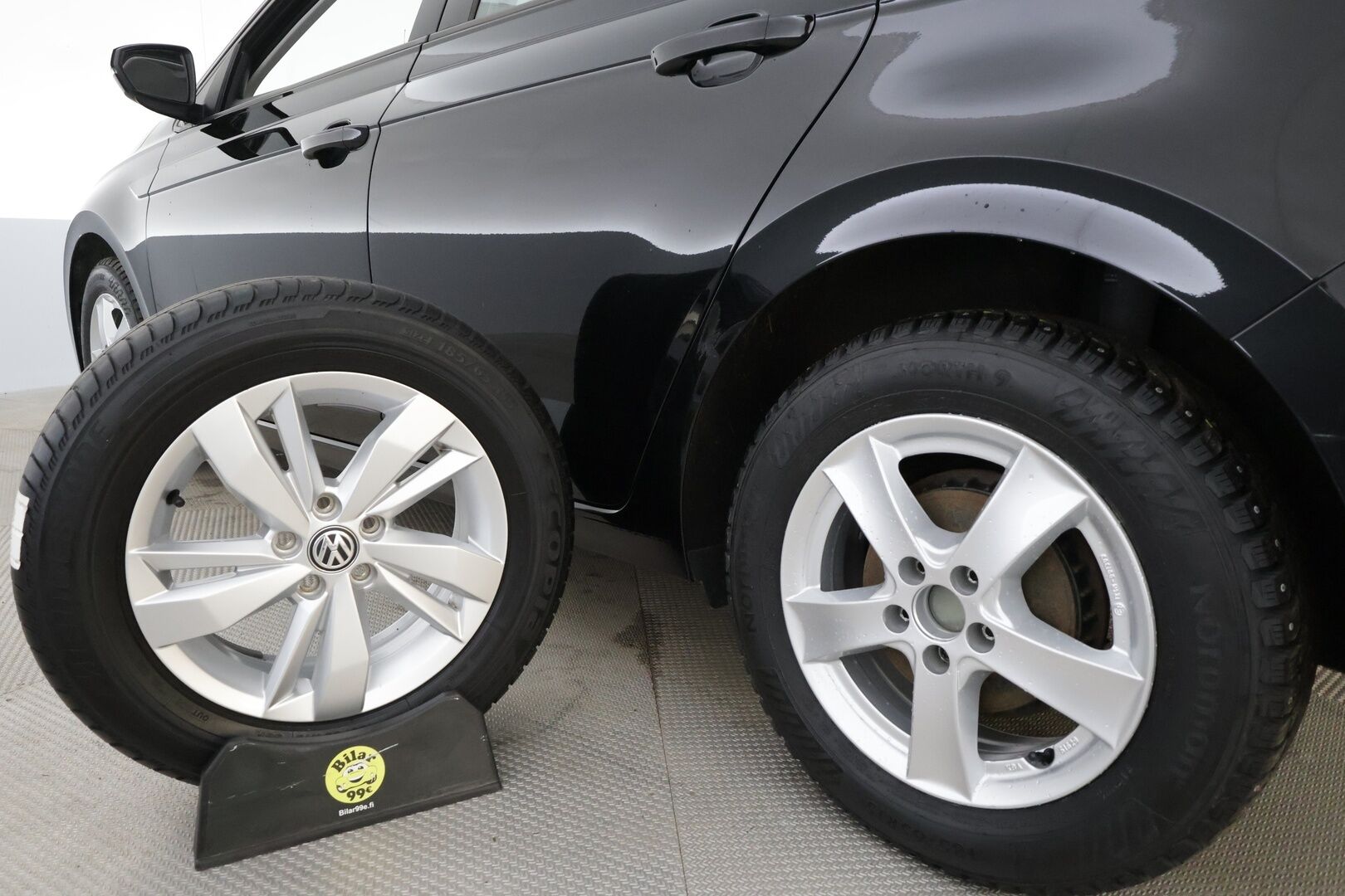 Volkswagen Polo 2019 Comfortline 1,0 TSI 70 kW DSG * 1.Om Suomi-auto / Vakkari / P.tutkat / Bluetooth / Ilmastointi * - Kahdet renkaat aluvanteilla - HULLUT BLACKWEEK JATKOT - KORKOTARJOUS 2,49%