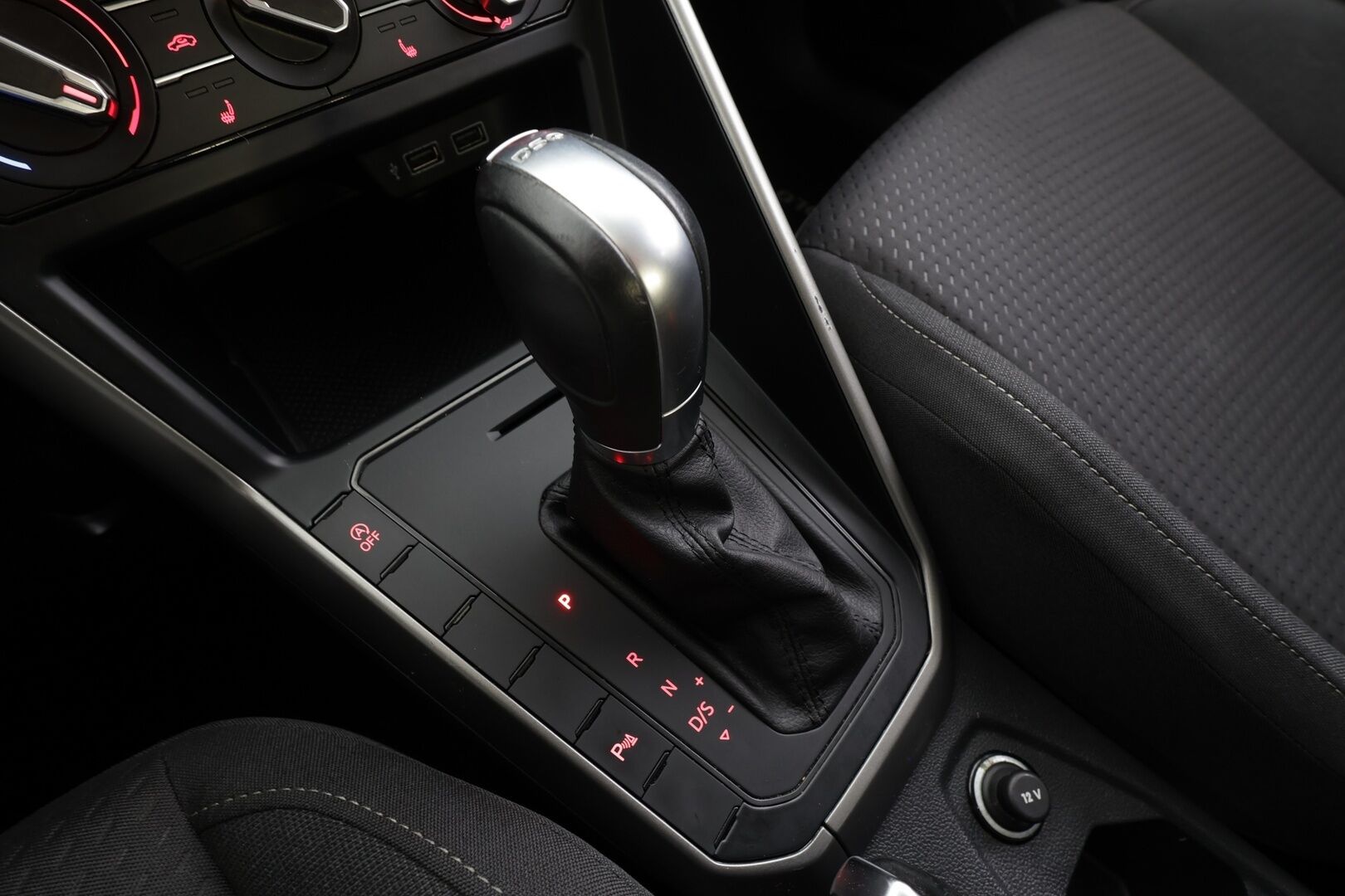 Volkswagen Polo 2019 Comfortline 1,0 TSI 70 kW DSG * 1.Om Suomi-auto / Vakkari / P.tutkat / Bluetooth / Ilmastointi * - Kahdet renkaat aluvanteilla - HULLUT BLACKWEEK JATKOT - KORKOTARJOUS 2,49%