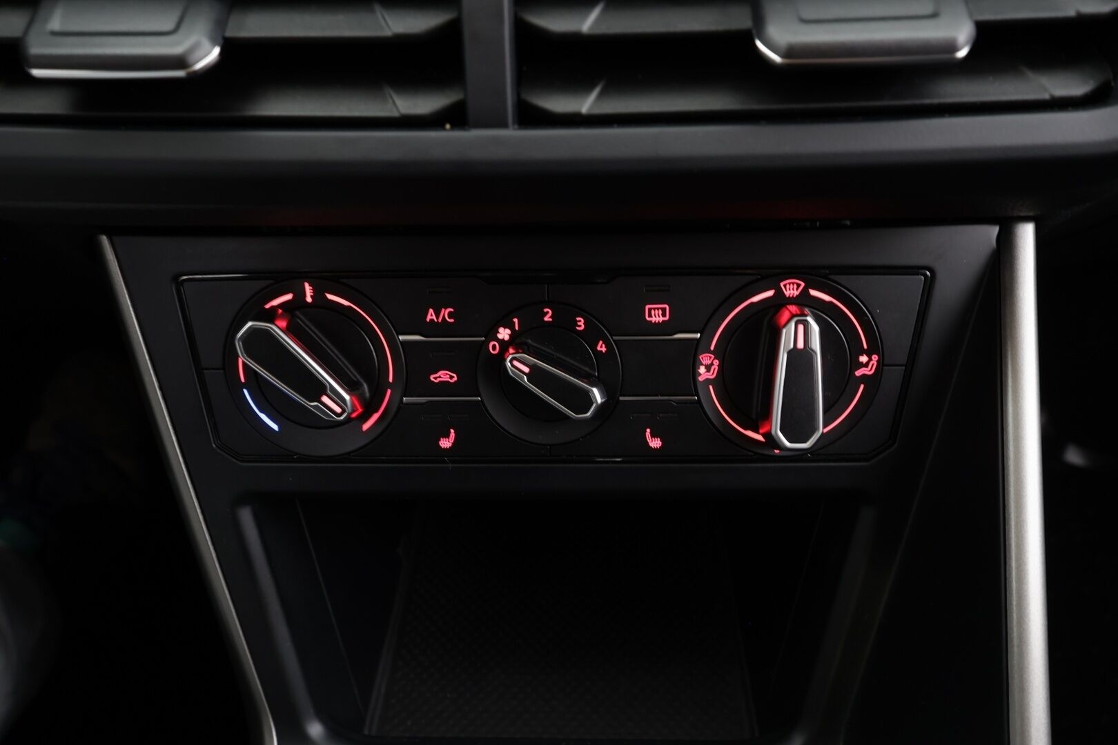 Volkswagen Polo 2019 Comfortline 1,0 TSI 70 kW DSG * 1.Om Suomi-auto / Vakkari / P.tutkat / Bluetooth / Ilmastointi * - Kahdet renkaat aluvanteilla - HULLUT BLACKWEEK JATKOT - KORKOTARJOUS 2,49%