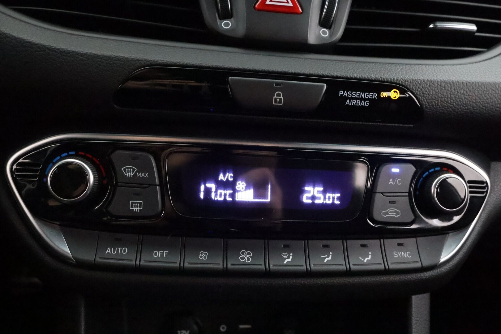 Hyundai i30 Fastback 2020 1,4 T-GDI 140 hv 7DCT-aut N Line - | LED | P.kamera | Vakkari | Keyless | Apple & Android | Lämm. ratti | Lane Assist | Bluetooth | Penkinlämmittimet | Aut. pitkät | 2x renkaat aluin | 