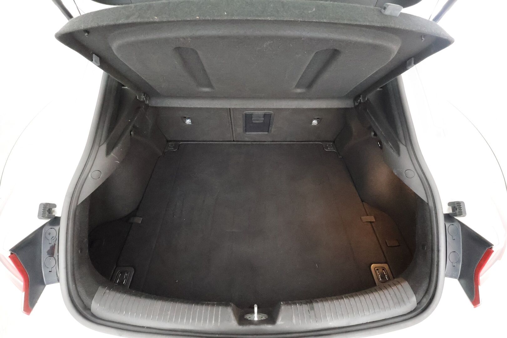 Hyundai i30 Fastback 2020 1,4 T-GDI 140 hv 7DCT-aut N Line - | LED | P.kamera | Vakkari | Keyless | Apple & Android | Lämm. ratti | Lane Assist | Bluetooth | Penkinlämmittimet | Aut. pitkät | 2x renkaat aluin | 