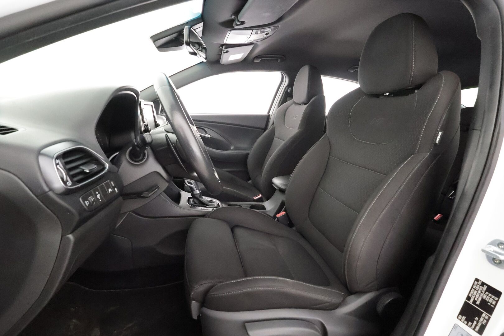 Hyundai i30 Fastback 2020 1,4 T-GDI 140 hv 7DCT-aut N Line - | LED | P.kamera | Vakkari | Keyless | Apple & Android | Lämm. ratti | Lane Assist | Bluetooth | Penkinlämmittimet | Aut. pitkät | 2x renkaat aluin | 