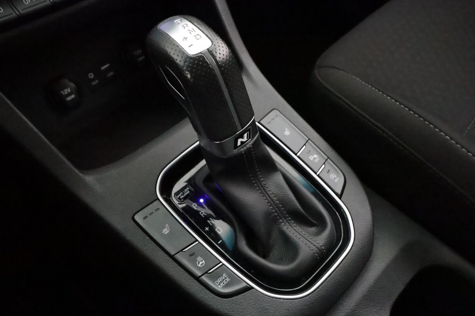 Hyundai i30 Fastback 2020 1,4 T-GDI 140 hv 7DCT-aut N Line - | LED | P.kamera | Vakkari | Keyless | Apple & Android | Lämm. ratti | Lane Assist | Bluetooth | Penkinlämmittimet | Aut. pitkät | 2x renkaat aluin | 