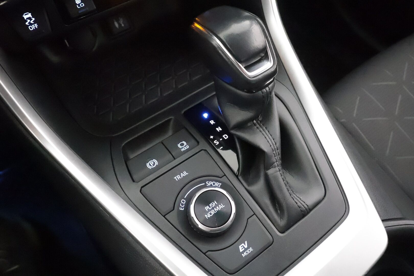 Toyota RAV4 2019 2,5 Hybrid AWD-i Business - 1OM Suomiauto | Adapt.Vakkari | Peruutuskamera | Lohko&Sisäpistoke | Adapt.LED | Lämmitettävä tuulilasi | Ratinlämmitys