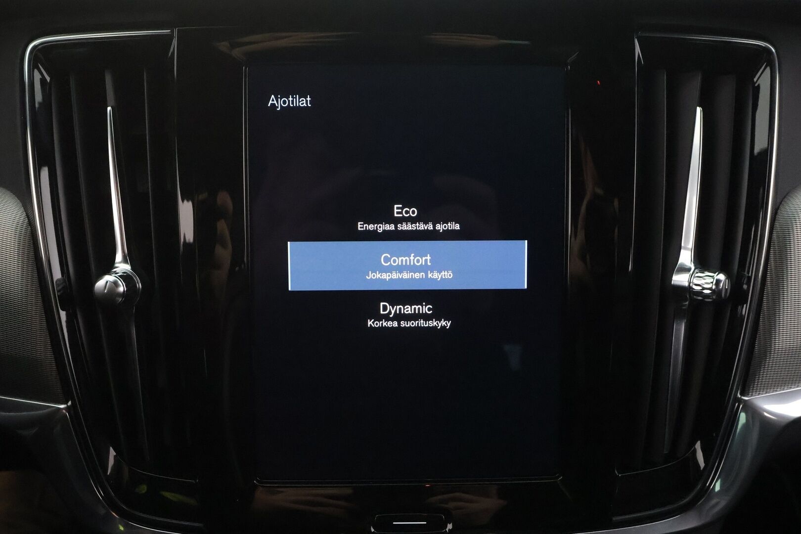 Volvo V90 2020 T4 Business R-Design aut - | Webasto | Koukku | ACC | LED | P.Kamera | Sporttipenkki Muistilla | Kaistavahti | Keyless | HP Audio | Digimittaristo | Suomi-auto | Kahdet renkaat | 