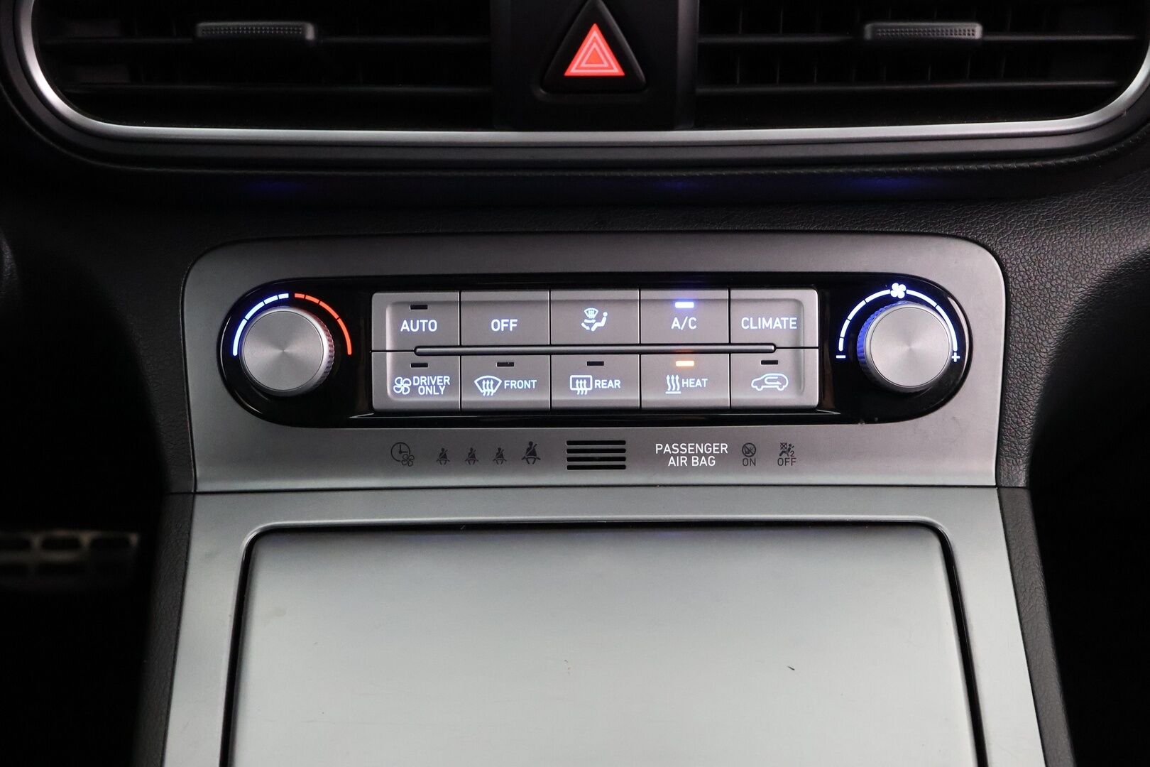 Hyundai KONA 2019 electric 64 kWh 204 hv Style - Juuri saapunut! | Krell | P.kamera | HUD | BLIS | Kaistavahti | Navigointi | Läm.Ohjauspyörä | ACC