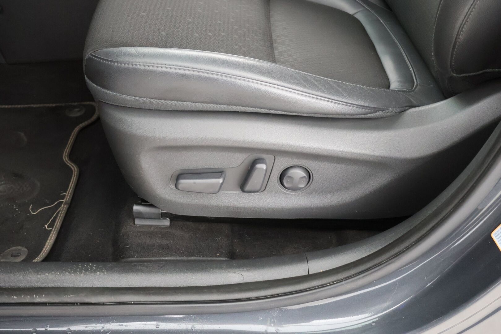 Hyundai KONA 2019 electric 64 kWh 204 hv Style - Juuri saapunut! | Krell | P.kamera | HUD | BLIS | Kaistavahti | Navigointi | Läm.Ohjauspyörä | ACC