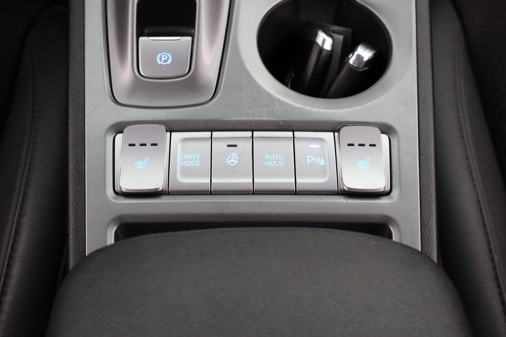 Hyundai KONA 2019 electric 64 kWh 204 hv Style - Juuri saapunut! | Krell | P.kamera | HUD | BLIS | Kaistavahti | Navigointi | Läm.Ohjauspyörä | ACC