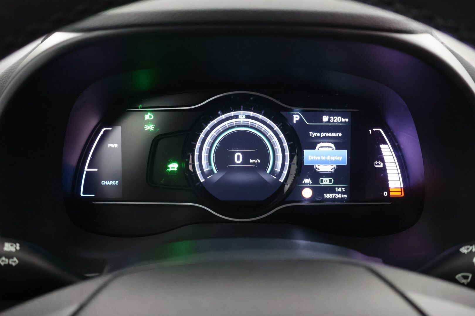 Hyundai KONA 2019 electric 64 kWh 204 hv Style - Juuri saapunut! | Krell | P.kamera | HUD | BLIS | Kaistavahti | Navigointi | Läm.Ohjauspyörä | ACC