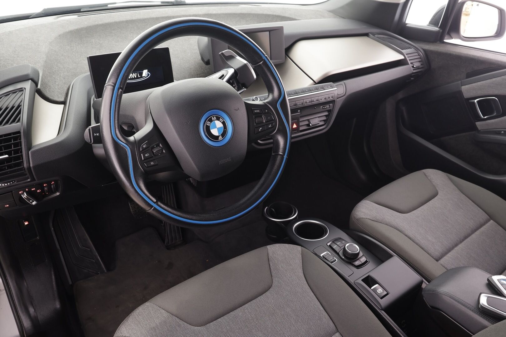 BMW i3 2016 60Ah REX - | Digimittaristo | P.tutka | Vakkari | Bluetooth | Connected Drive | Lisälämmitin |