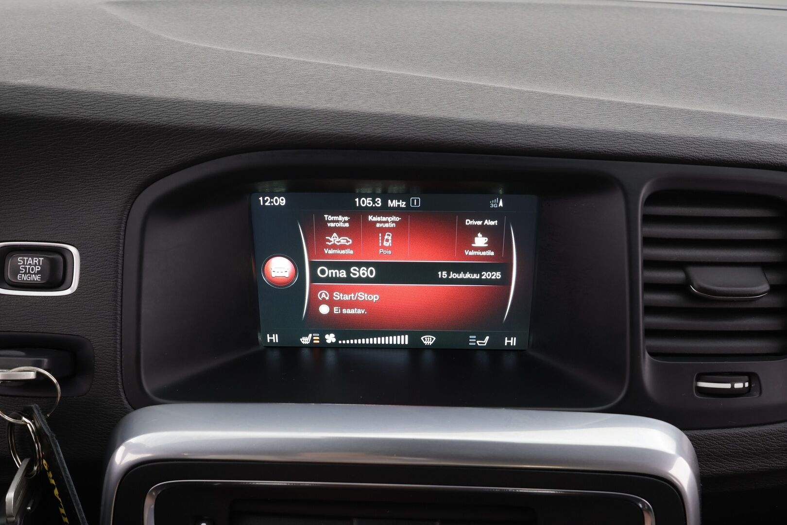 Volvo S60 2017 D3 Business R-Design aut * Vakkari / P.tutkat / Aktiiv.Xenon / Navi / KeylessGo / Muistipenkki / Kaistavahti / Ratinlämmitin / Webasto * - Ilman AD-blue järjestelmää / Webasto / 2x Vanteet 