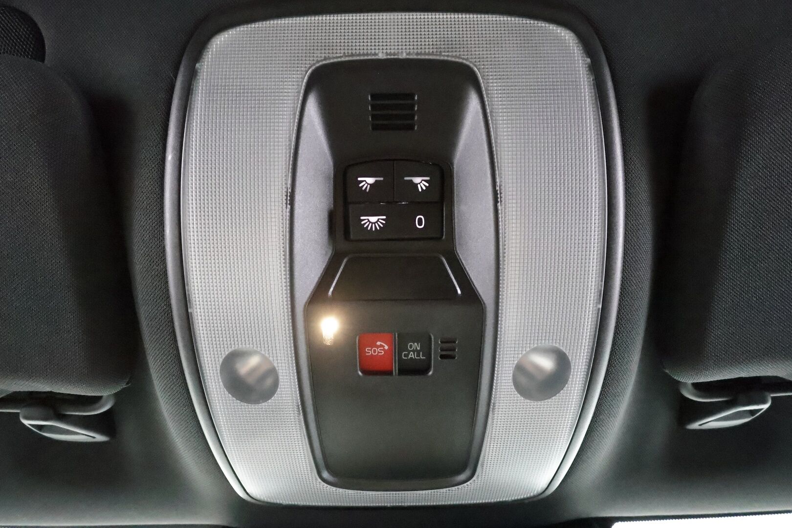 Volvo S60 2017 D3 Business R-Design aut * Vakkari / P.tutkat / Aktiiv.Xenon / Navi / KeylessGo / Muistipenkki / Kaistavahti / Ratinlämmitin / Webasto * - Kahdet renkaat aluvanteilla - HULLUT JOULUT KORKOTARJOUS 2,49% 