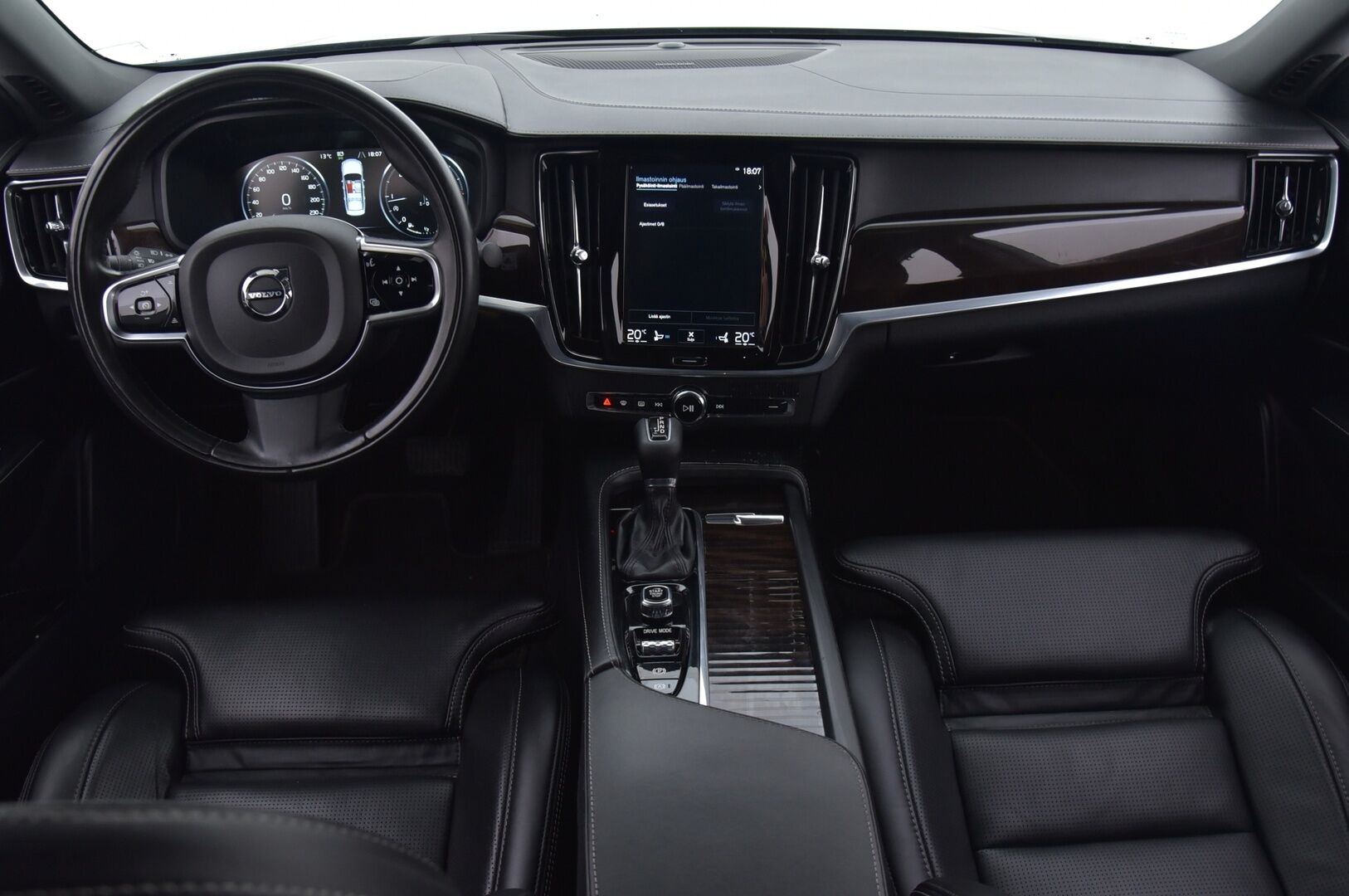 Volvo S90 2020 D5 AWD Inscription - Hierovat ja ilmastoidut penkit / Navi / Adapt Cruise / Harman Kardon - Tulossa myyntiin!