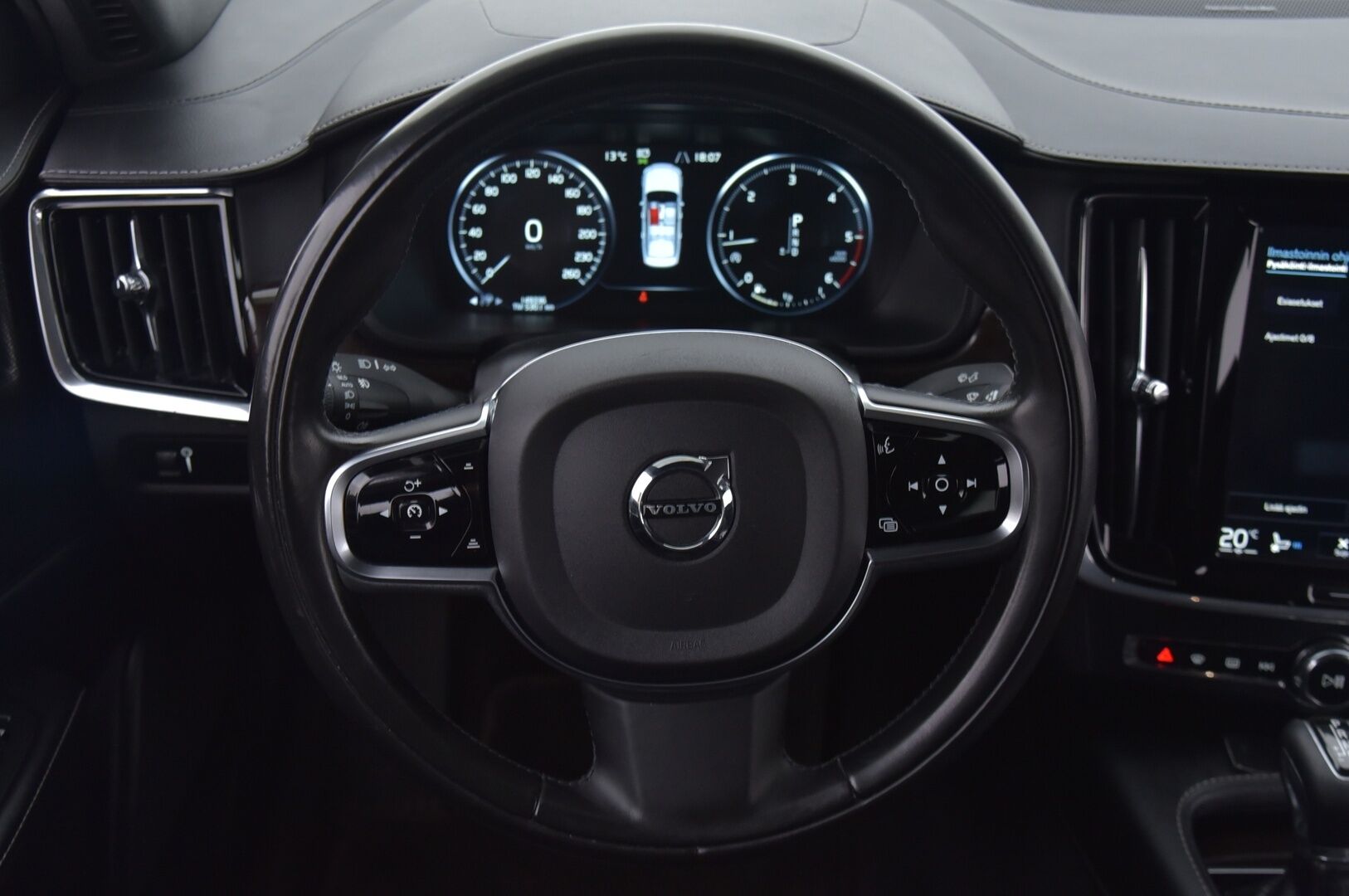 Volvo S90 2020 D5 AWD Inscription - Hierovat ja ilmastoidut penkit / Navi / Adapt Cruise / Harman Kardon - Tulossa myyntiin!