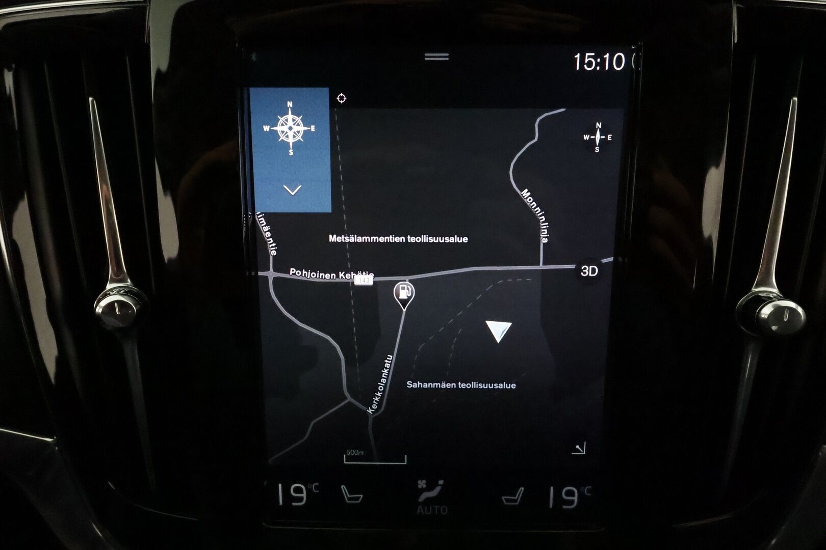 Volvo V90 2018 D3 AWD Autom **Adapt.vakkari / Webasto / LED / Navi / P.kamera / Koukku** - Kahdet renkaat aluvanteilla / Penkinlämmittimet takana / Ratin lämmitin