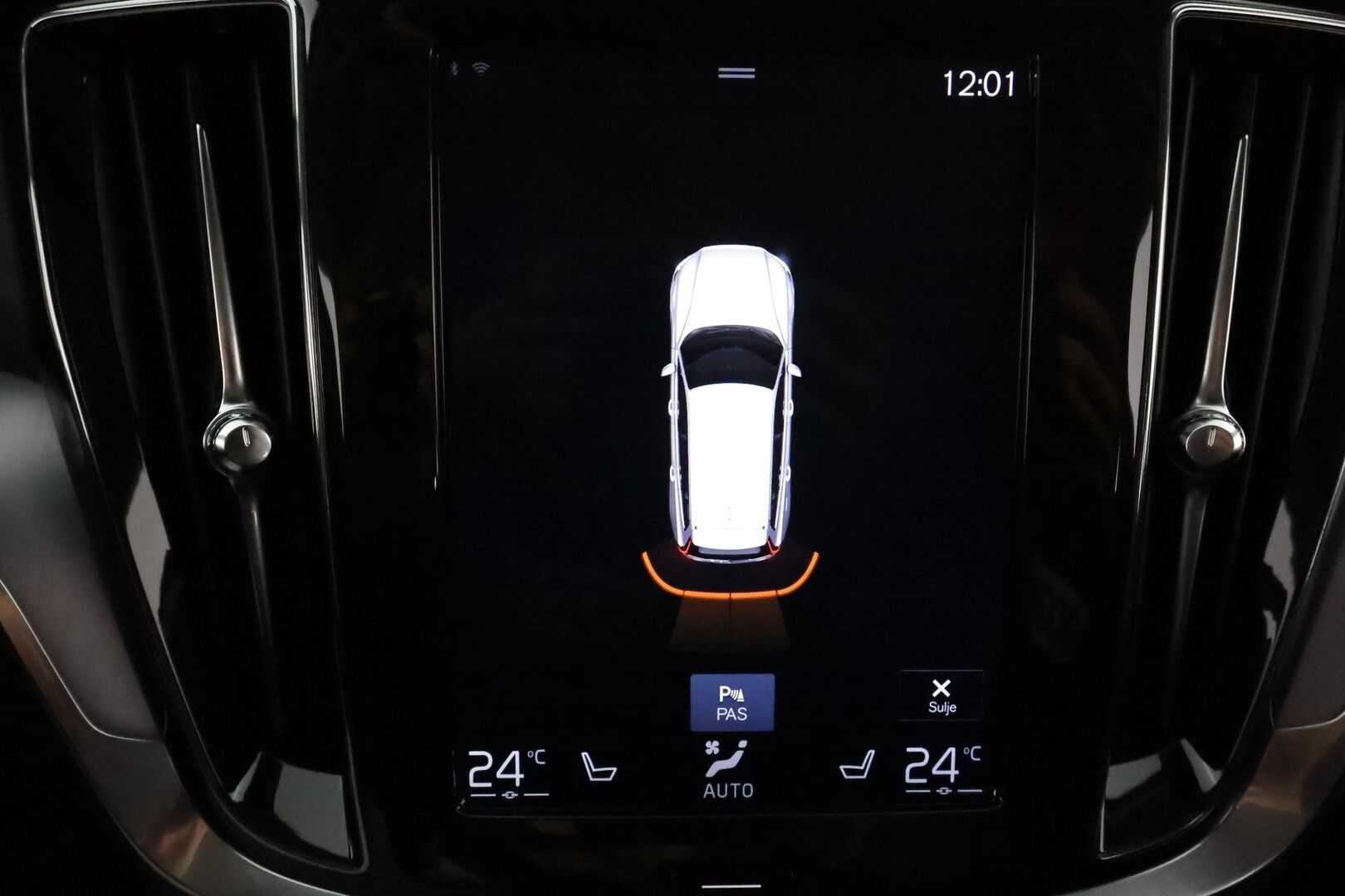 Volvo V60 2019 D3 AWD Momentum aut *ACC / Koukku / Webasto / LED / Navi / Pilot Assist / Tutka* - KATSO MIHIN HINTAAN! / Kahdet Volvon vanteet / Jakopää tehty /  Viimeisin huolto 8 / 25 - Osta nyt, maksa vasta ensi vuonna