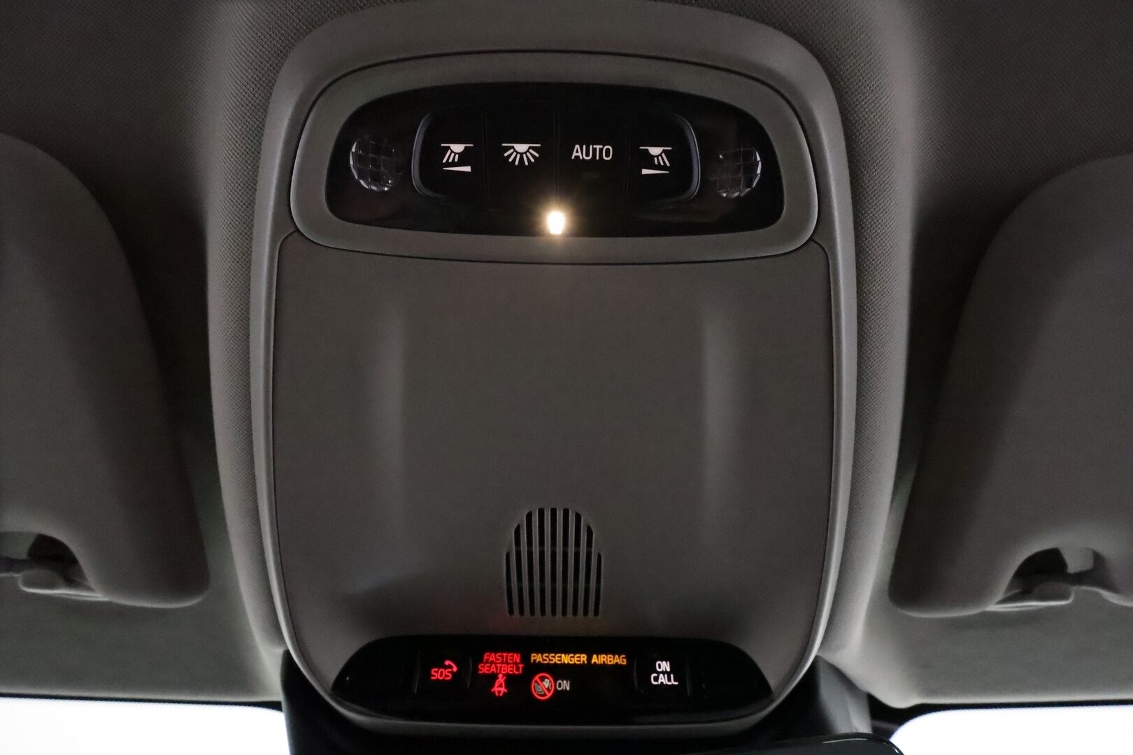 Volvo V60 2019 D3 AWD Momentum aut *ACC / Koukku / Webasto / LED / Navi / Pilot Assist / Tutka* - Kahdet Volvon vanteet / Jakopää tehty /  Viimeisin huolto 8 / 25