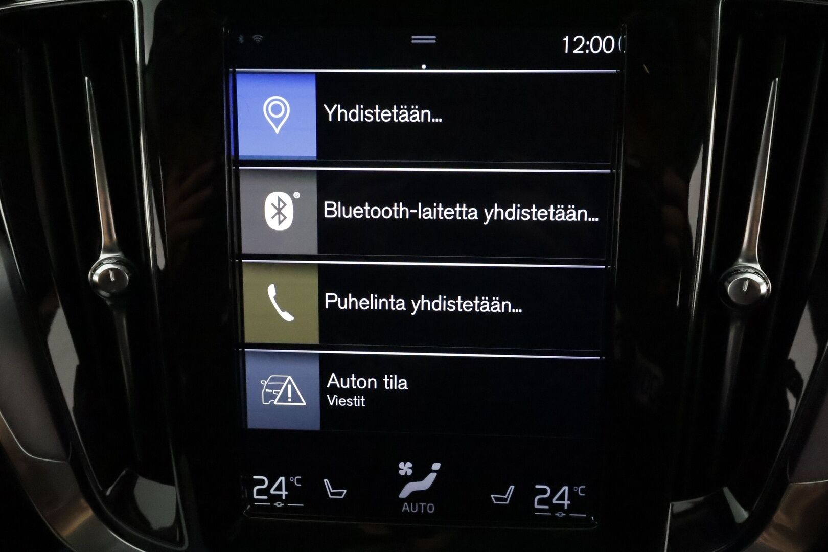 Volvo V60 2019 D3 AWD Momentum aut *ACC / Koukku / Webasto / LED / Navi / Pilot Assist / Tutka* - KATSO MIHIN HINTAAN! / Kahdet Volvon vanteet / Jakopää tehty /  Viimeisin huolto 8 / 25 - Osta nyt, maksa vasta ensi vuonna