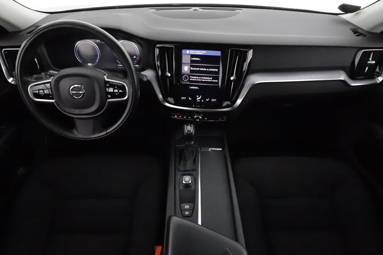Volvo V60 2019 D3 AWD Momentum aut *ACC / Koukku / Webasto / LED / Navi / Pilot Assist / Tutka* - Kahdet Volvon vanteet / Jakopää tehty /  Viimeisin huolto 8 / 25