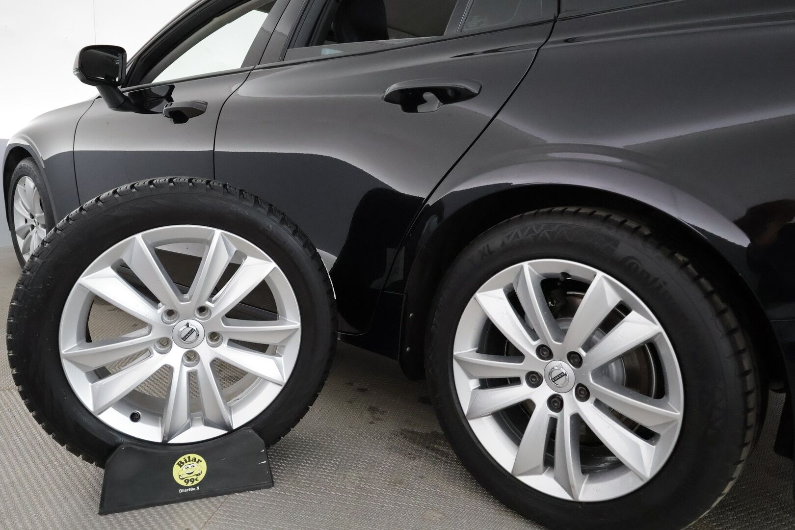 Volvo V60 2019 D3 AWD Momentum aut *ACC / Koukku / Webasto / LED / Navi / Pilot Assist / Tutka* - KATSO MIHIN HINTAAN! / Kahdet Volvon vanteet / Jakopää tehty /  Viimeisin huolto 8 / 25 - Osta nyt, maksa vasta ensi vuonna