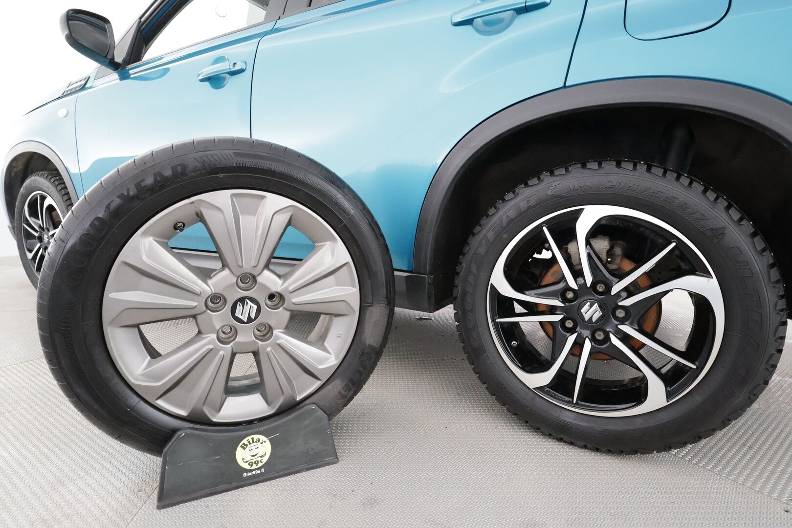 Suzuki Vitara 2019 112 BOOSTERJET 4WD GL+ 5MT *1.OM Suomi-auto / ACC / P.Kamera / Kaistavahti / BT* - Lohko / Kahdet renkaat aluvanteilla / Merkkihuollettu - HULLUT AVAJAISHULINAT KORKOTARJOUS 3,29 %