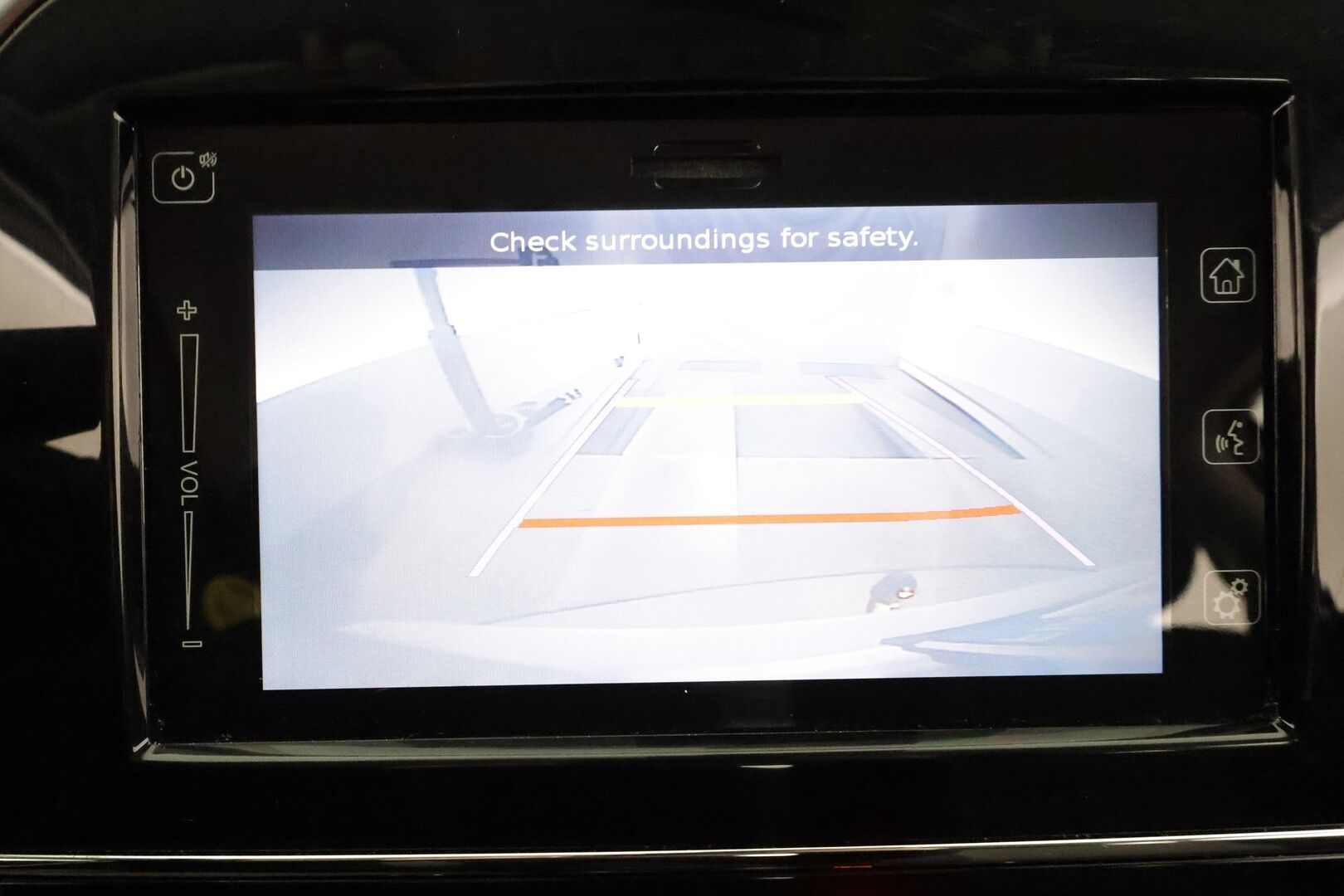 Suzuki Vitara 2019 140 BOOSTERJET 4WD GL+ 6MT * 1.Om Suomi-auto / ACC / P.kamera / Radio / Koukku * - Kahdet renkaat aluvanteilla - HULLU BLACKWEEK KORKOTARJOUS 2,49%